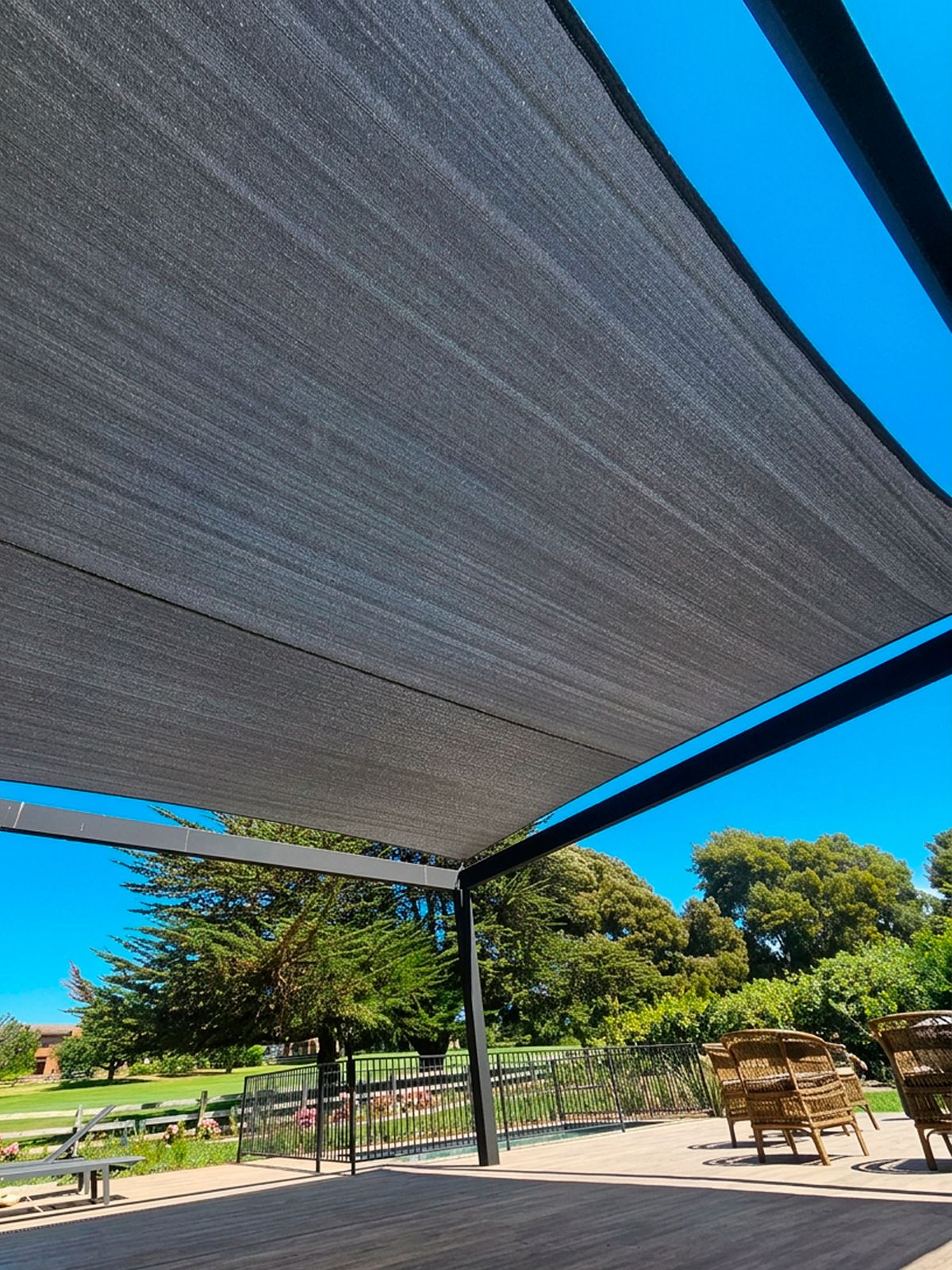 Toldo vela tensado en terraza